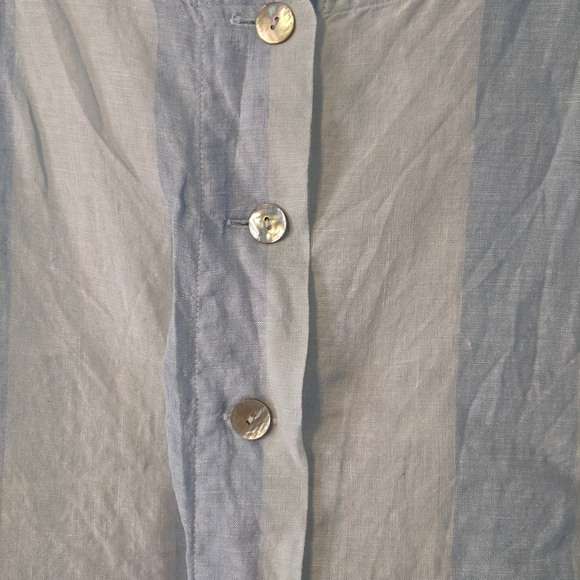 C&C California Linen Relaxed Crop Top Shell Button Back - Picture 2 of 4